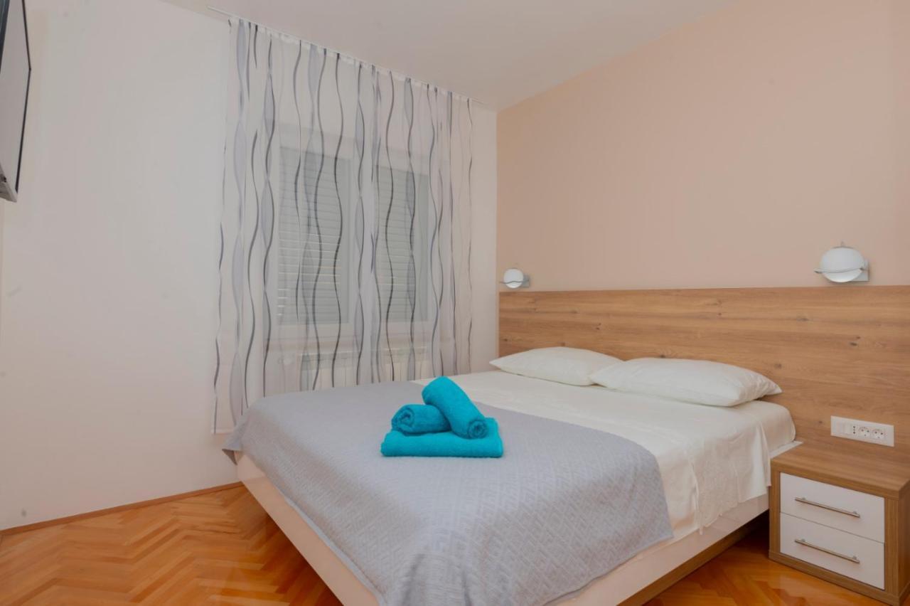 Apartments Radeljic โปดสตรานา ภายนอก รูปภาพ