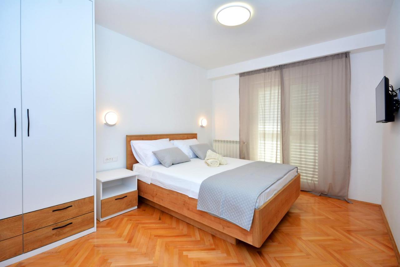 Apartments Radeljic โปดสตรานา ภายนอก รูปภาพ
