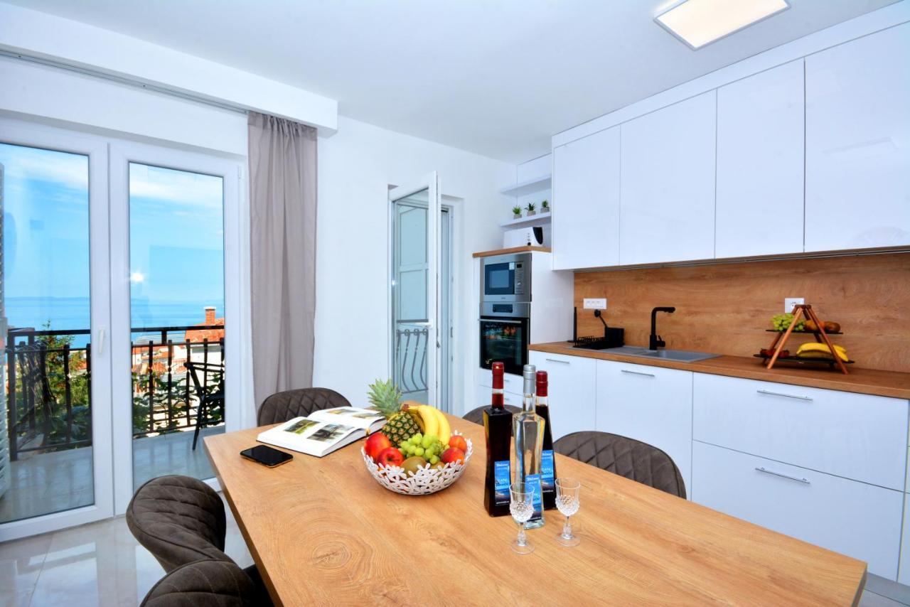 Apartments Radeljic โปดสตรานา ภายนอก รูปภาพ