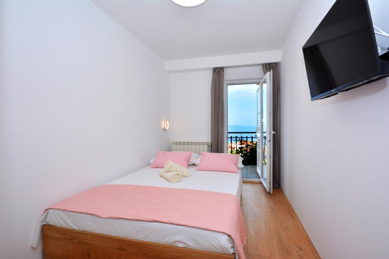 Apartments Radeljic โปดสตรานา ภายนอก รูปภาพ