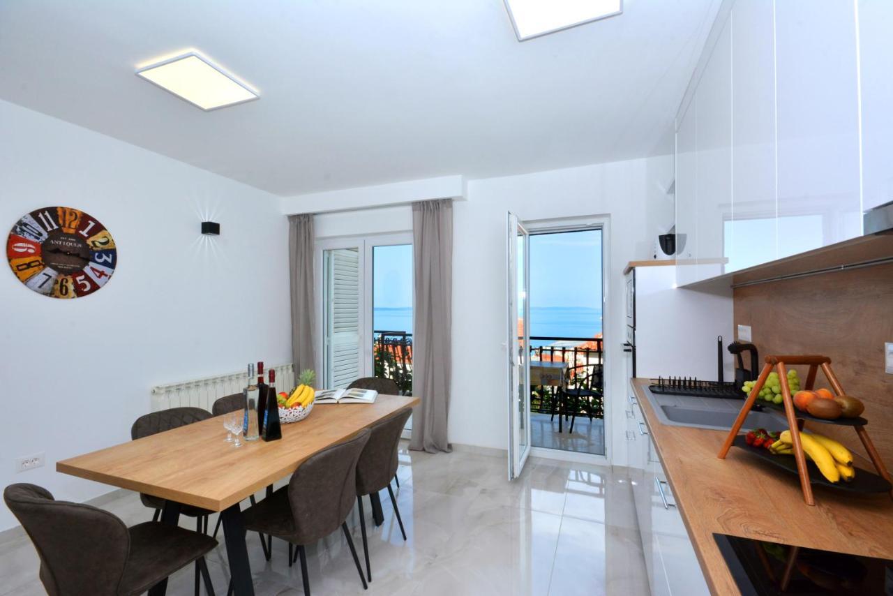 Apartments Radeljic โปดสตรานา ภายนอก รูปภาพ