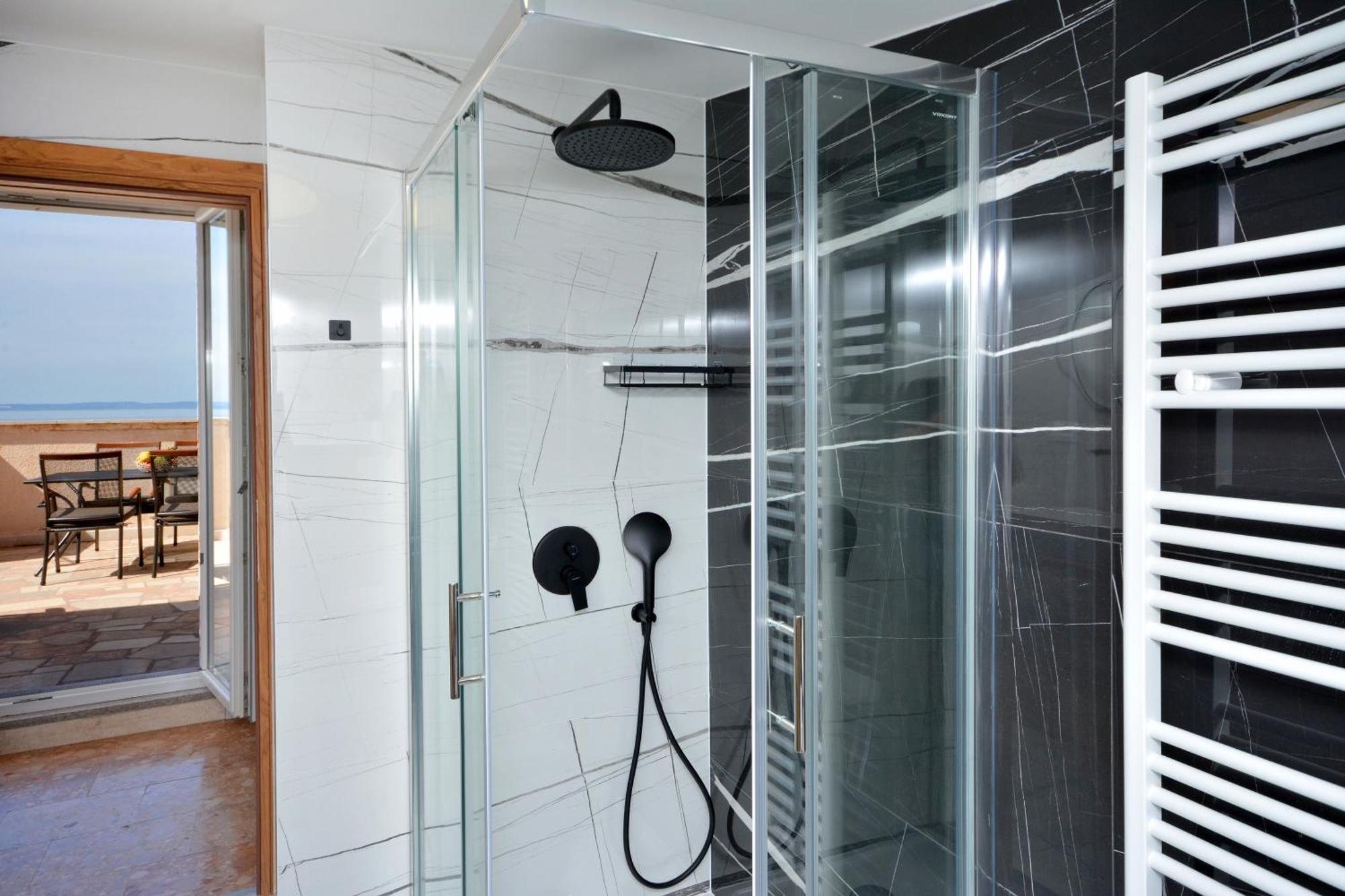 Apartments Radeljic โปดสตรานา ภายนอก รูปภาพ